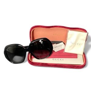 New Gucci Black Sunglasses With Red Velvet Case/ Dust Bag